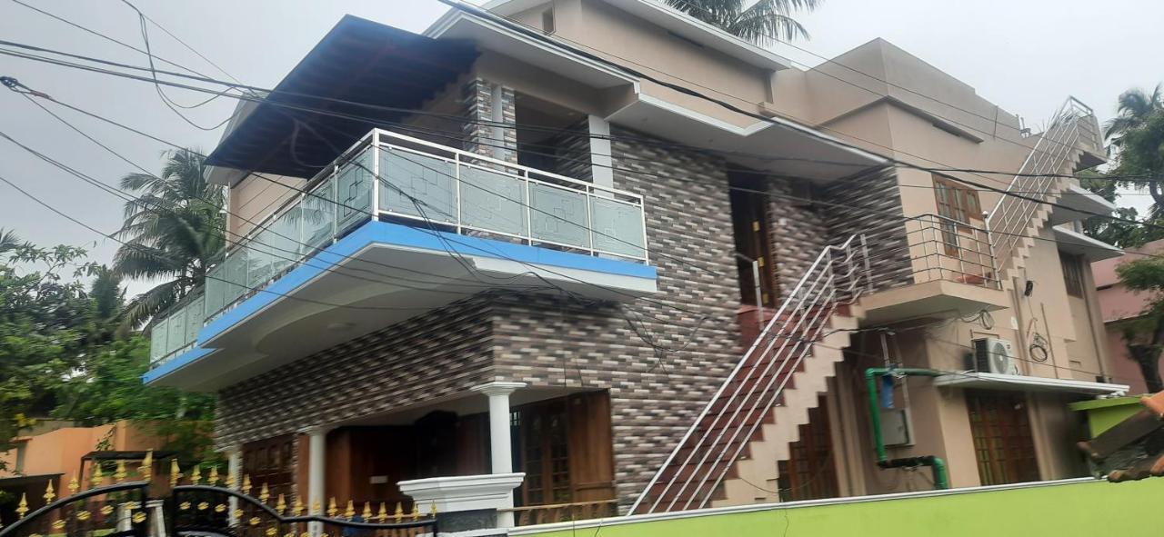 Texas Guest House Thiruvananthapuram Esterno foto
